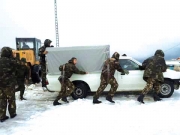 السلطات المحلية وقوات الجيش تتجند  لفتح الطرق ومساعدة السكان