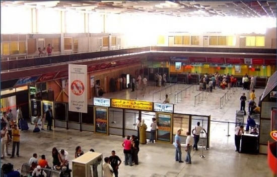 وهران : توقيف شخصين بمطار أحمد بن بلة كانا بصدد تهريب أكثر من 12.400 أورو
