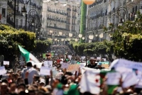 اعتصامات و مسيرة الطلبة أمام كليات الطب و معاهد الأدب  بالجزائر العاصمة
