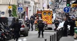 فرنسا: مسلح يحتجز رهائن وسط باريس