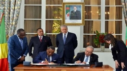 التوقيع على 15 اتفاقا ومذكرة تعاون بين الجزائر والكونغو