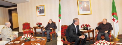 الرئيس بوتفليقة يستقبل  سلال  و أحمد قايد صالح