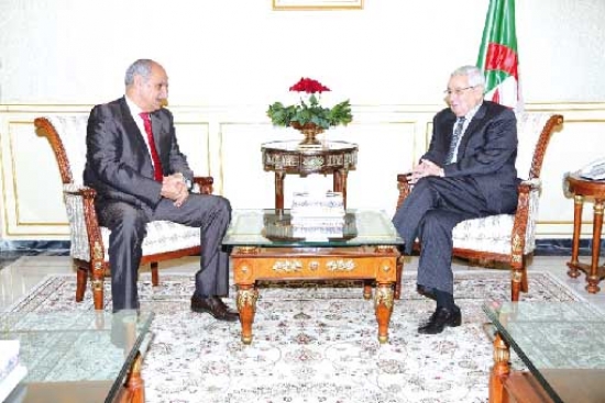 بن صالح يستعرض مع سفير قطر بالجزائر فرص الشراكة بين البلدين