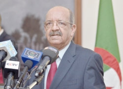مساهل يمثل الجزائر في القمة العربية - الإفريقية الرابعة بمالابو