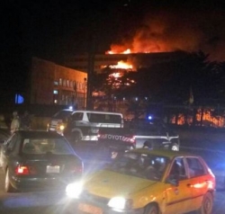 حريق مهول يدمر مبنى البرلمان الكاميروني بشكل كامل
