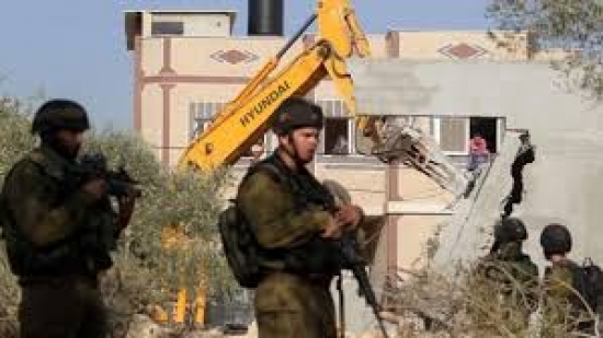 قوات الاحتلال تهدم منزلا في قرية جبل المكبر بالقدس