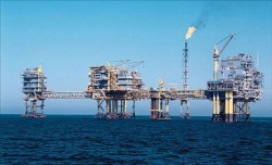 روسيا تخفض إنتاجها النفطي بحوالي 100 ألف برميل يوميا في إطار اتفاق &quot;أوبك&quot;
