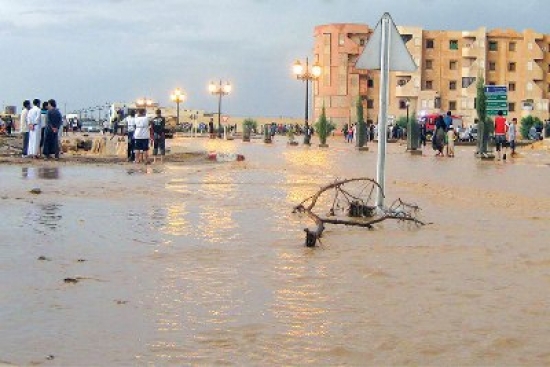 تسجيل عدة تدخلات لامتصاص مياه الأمطار من سكنات بحي إفري بجانت