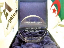 «لافارج هولسيم الجزائر» تفوز بجائزة أدم سميث الدولية