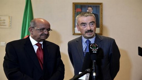 سفير بريطانيا لدى ليبيا: العمل الذي تقوم به الجزائر من أجل تسوية الأزمة الليبية ممتاز