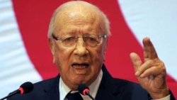 الرئيس التونسي يقرر تمديد حالة الطوارئ في تونس لمدة ثلاثة أشهر