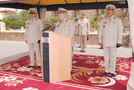 الفريق ڤايد صالح يشرف على مراسم تسليم السلطة وتنصيب اللواء صواب قائدا للناحية العسكرية الـ6