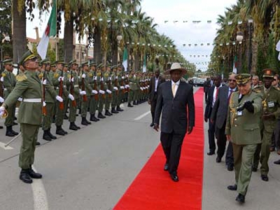 الرئيس الأوغندي يشيد بدور الجزائر من أجل السلم في إفريقيا