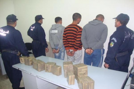 أمن ولاية الجزائر يضع حدا لجمعية أشرار تتاجر بالمخدرات عبر محور وهران والعاصمة وسكيكدة