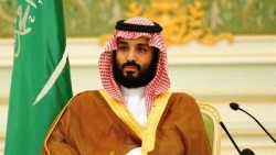 السعودية : الأمير محمد بن نايف بن عبد العزيز يبايع الأمير محمد بن سلمان وليا للعهد