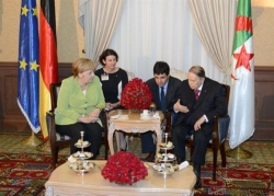 الرئيس بوتفليقة يستقبل المستشارة الألمانية