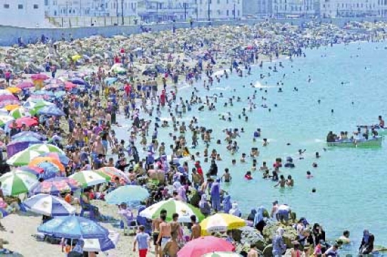 1600 عائلة لقضاء  موسم الاصطياف بالشواطئ