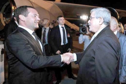 الوزير الأول الروسي يشرع في زيارة رسمية للجزائر