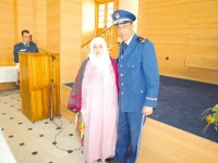 قائدا الدرك والشرطة يكرمان والدة مراسل «الشعب»