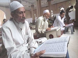 3 ختمات للقرآن بالمساجد..وعادات مميّزة في باكستان