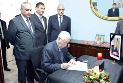 بن صالح يوقع على سجل التعازي بسفارة رومانيا