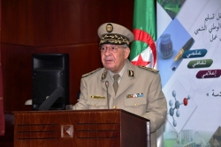 الفريق أحمد قايد صالح في زيارة إلى الأكاديمية العسكرية لشرشال &quot;الرئيس الراحل هواري بومدين&quot;