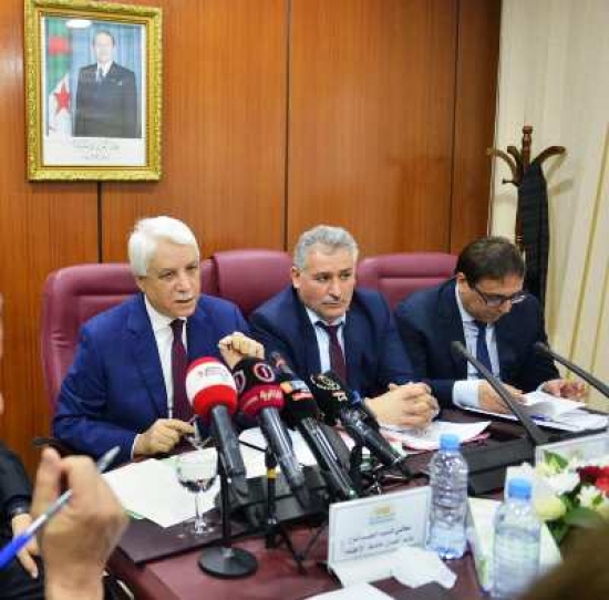 لوح : انشاء قطب جزائي مالي ذي اختصاص وطني لدى مجلس قضاء الجزائر في إطار مكافحة الفساد