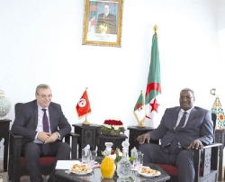بن مسعود يستعرض مع السفير التونسي فرص دعم العلاقات الثنائية