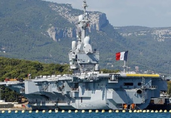 الدفاع الفرنسية: 50 إصابة بفيروس كورونا على متن حاملة الطائرات &quot;شارل ديغول&quot;