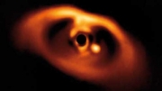 الفلكيون الألمان يرصدون ولادة كواكب