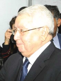 أمير الكويت يثمن جهود الجزائر في تعزيز الروابط العربية