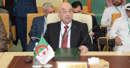 دحمون  يمثل الجزائر في  اجتماع تونس