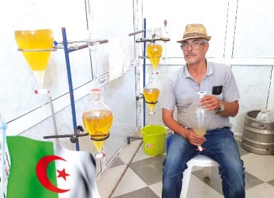 صناعة استخلاص الزيوت الأساسية في الجزائر إستثمار إستراتيجي قادر على تغطية الطلبات الداخلية  بنسبة ١٠٠٪  ٤٥ نوعا من المستخلصات تنتظر إنتاجها فعليا عند «زيفي-بيو»