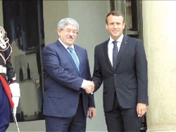 الرئيس الفرنسي يستقبل الوزير الأول أحمد أويحيى