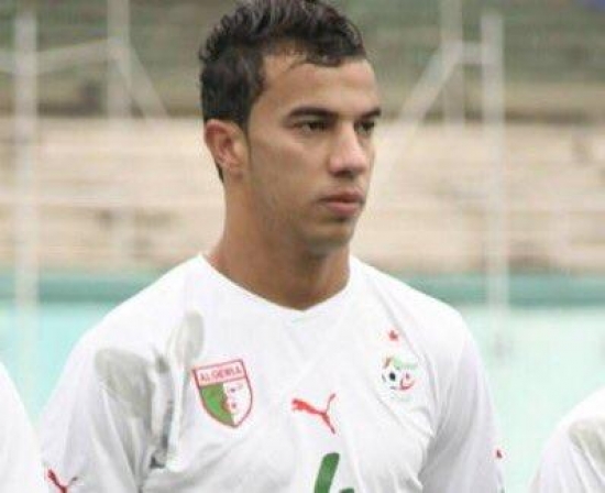 جمال بلعمري لاعب الشباب السعودي يتلقى دعوة من المدرب ليكنس ضمن قائمة موسعة