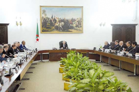 الجزائر مقبلة على استحقاق  انتخابي مصيري في البناء الديمقراطي