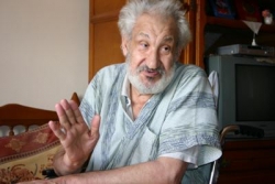 وفاة الفنان الكوميدي أبو جمال عن عمر 79 سنة