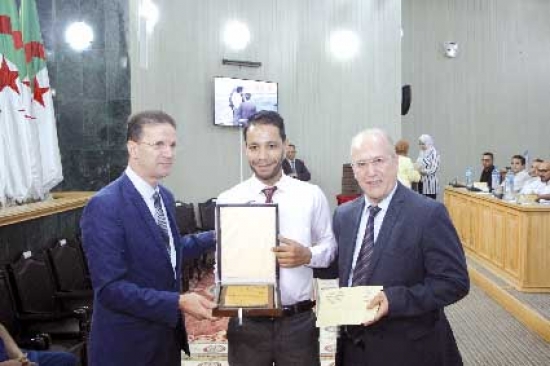 تكريم الفائزين بجائزة الشيخ عبد الحميد بن باديس