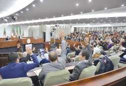 نواب التيار الإسلامي وحزب العمال و” الافافاس” صوتوا بـ “لا” على قانون تسوية الميزانية لسنة 2015