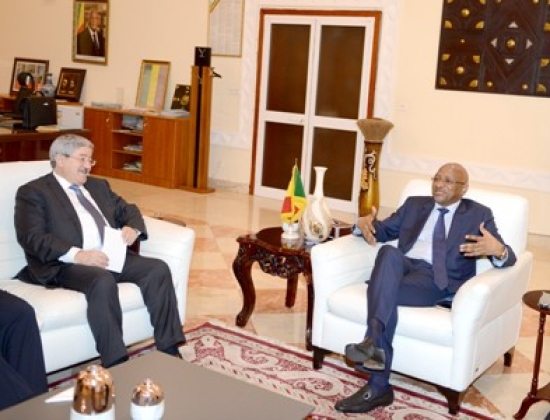 أويحيى يؤكد من باماكو أن عملية تنفيذ اتفاقية السلام بمالي تتقدم بشكل جيد