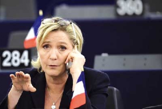 مارين لوبان تفرض نفسها بالسباق الرئاسي الفرنسي