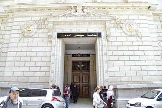 محكمة سيدي امحمد تواصل الاستماع لمرافعات هيئة الدفاع