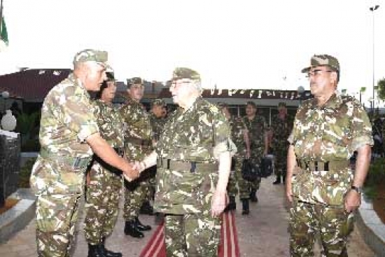 الفريق ڤايد صالح في زيارة عمل وتفتيش للناحية العسكرية الثانية بوهران