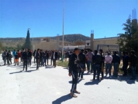 إرتفاع حصيلة المصابين خلال الاحتجاجات أمام مصنع &quot;يوكوس&quot; للمياه ببلدية الحمامات بتبسة الى 15 شخصا