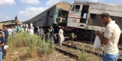 مقتل 36 شخصا وإصابة العشرات في تصادم قطارين في مصر