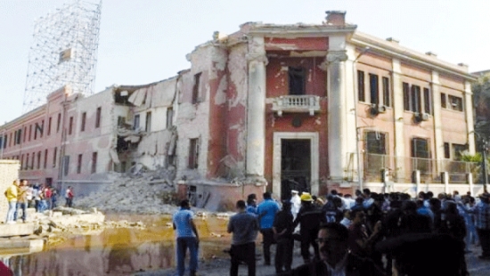 قتيل وعشرة مصابين في انفجار قرب القنصلية الإيطالية بالقاهرة