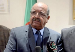 مساهل يتحادث ببرازافيل مع ممثل الأمين العام للأمم المتحدة من أجل ليبيا ونظيره التونسي