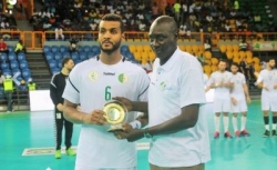 مسعود بركوس ينال جائزة أفضل ظهير أيمن وهداف دورة بطولة إفريقيا لكرة اليد