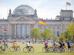 ألمانيا تحذر من الإسراع باستئناف السياحة
