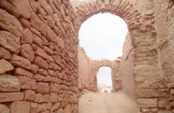 خنق الهلال أحد معالم مدينة الجلفة الأثرية